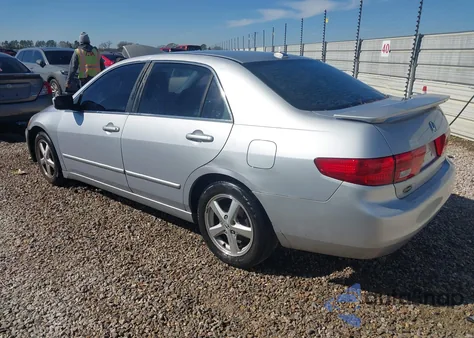 2005 Honda Accord 2.4 Ex z USA, uszkodzony, nr VIN 1HGCM56875A191916